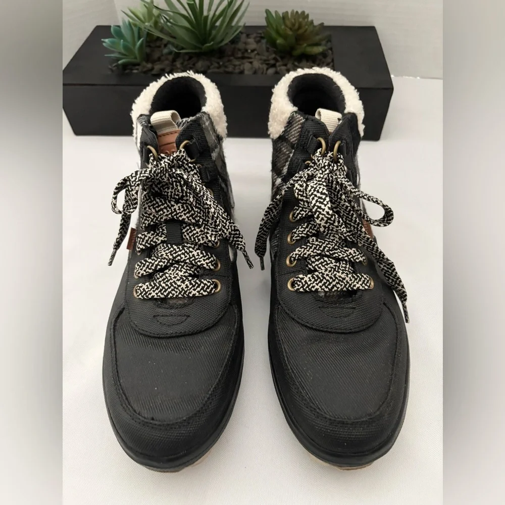 KEDS ANKLE HIGH SCOUT BOOTS FLEECE INSOLE RUBBER OUTSOLE COMFY SNEAKER BOOT SZ 8 - Picture 2 of 10